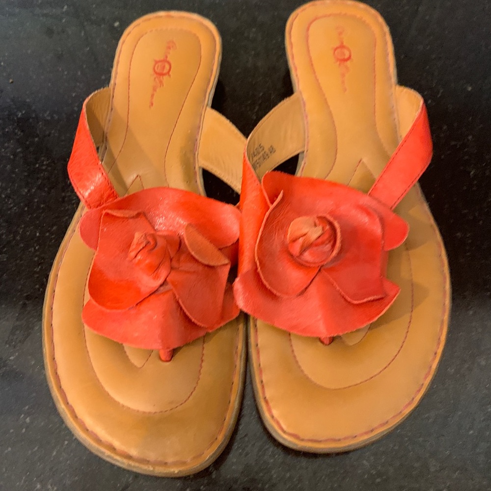 Born Large Flower Flip Flops Size 9